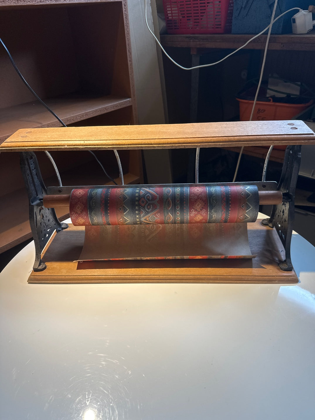 Indpakningspapirholder